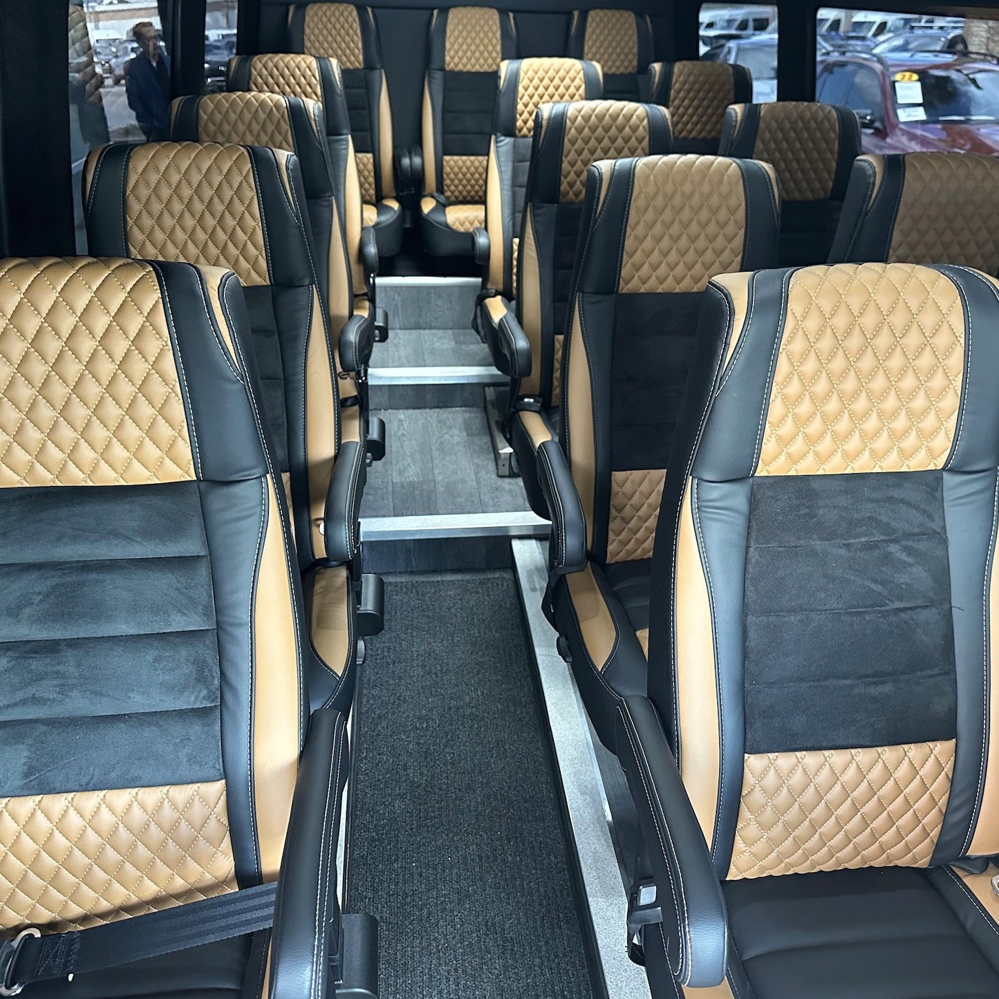 【6日精品游,豪华奔驰高顶】不超过13人精致小团 | 盐湖城+黄石+黄石湖自驾小艇+大提顿国家公园漂流+大提顿山缆车(团号:YA6)