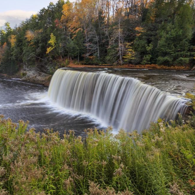 【芝加哥出发】密尔沃基+休伦湖+苏必利尔湖+密歇根湖+特拉佛斯城+荷兰村 4日游(团号:CD4)
